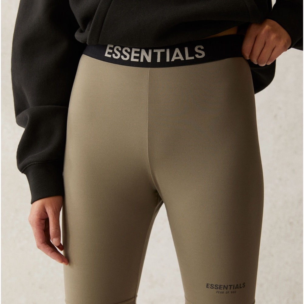 Fear of god essentials biker shorts / new with tag